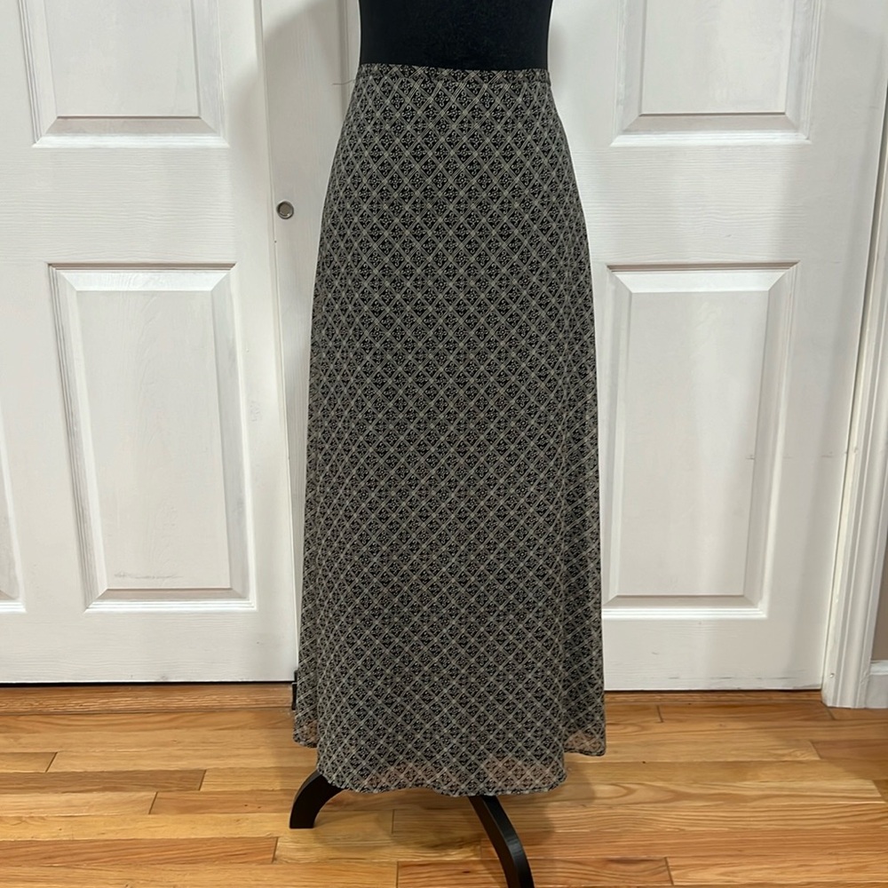 Pre-loved 🌸EXPRESS chiffon skirt